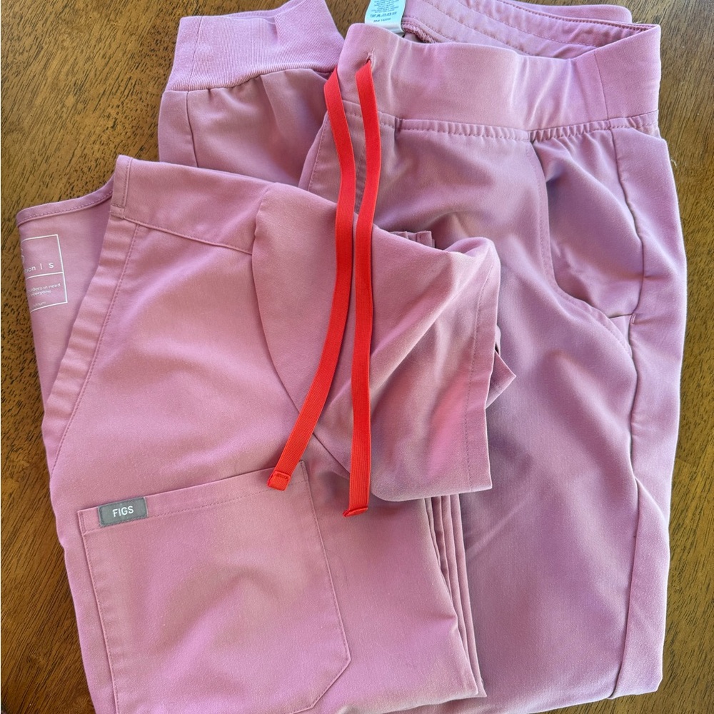 Figs set in Chalk Pink